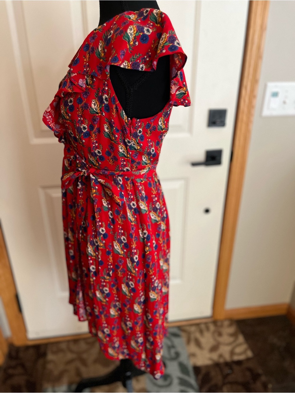 Anthropologie Maeve Rosalia red floral faux wrap ruffle v neck dress . Size 0P - Picture 4 of 14
